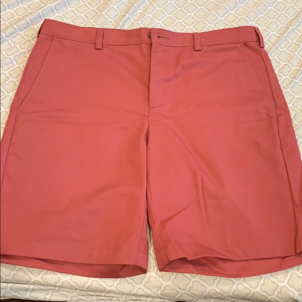 Men’s Jos a Bank red traveler shorts